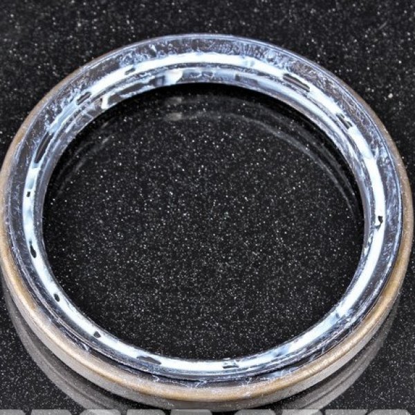 Сальник 61/76/7/10 передней ступицы Toyota CR5# KR52 TCR1#/2# CXR1#/2# CM75/8# 90311-61001 наружн Ор